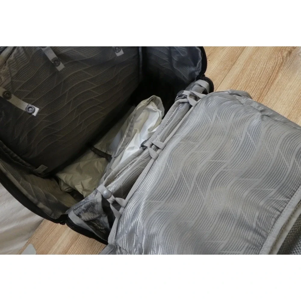 LO & SONS Hakuba Padded Laptop Backpack in Black - Multi Pocket Organizer NWT